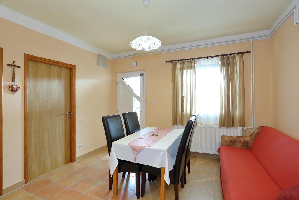 Bed and Breakfast Haus Josipa Maslenica Exterior foto