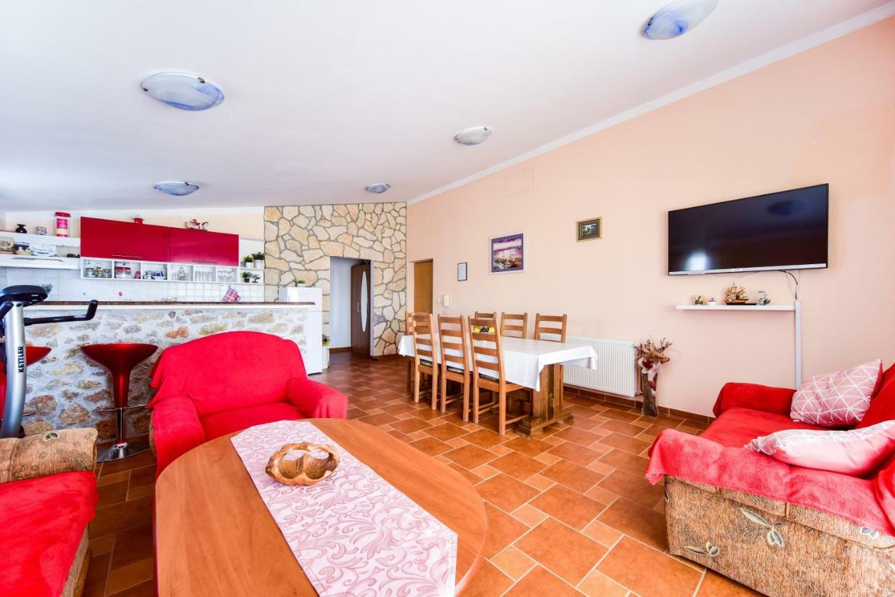 Bed and Breakfast Haus Josipa Maslenica Exterior foto