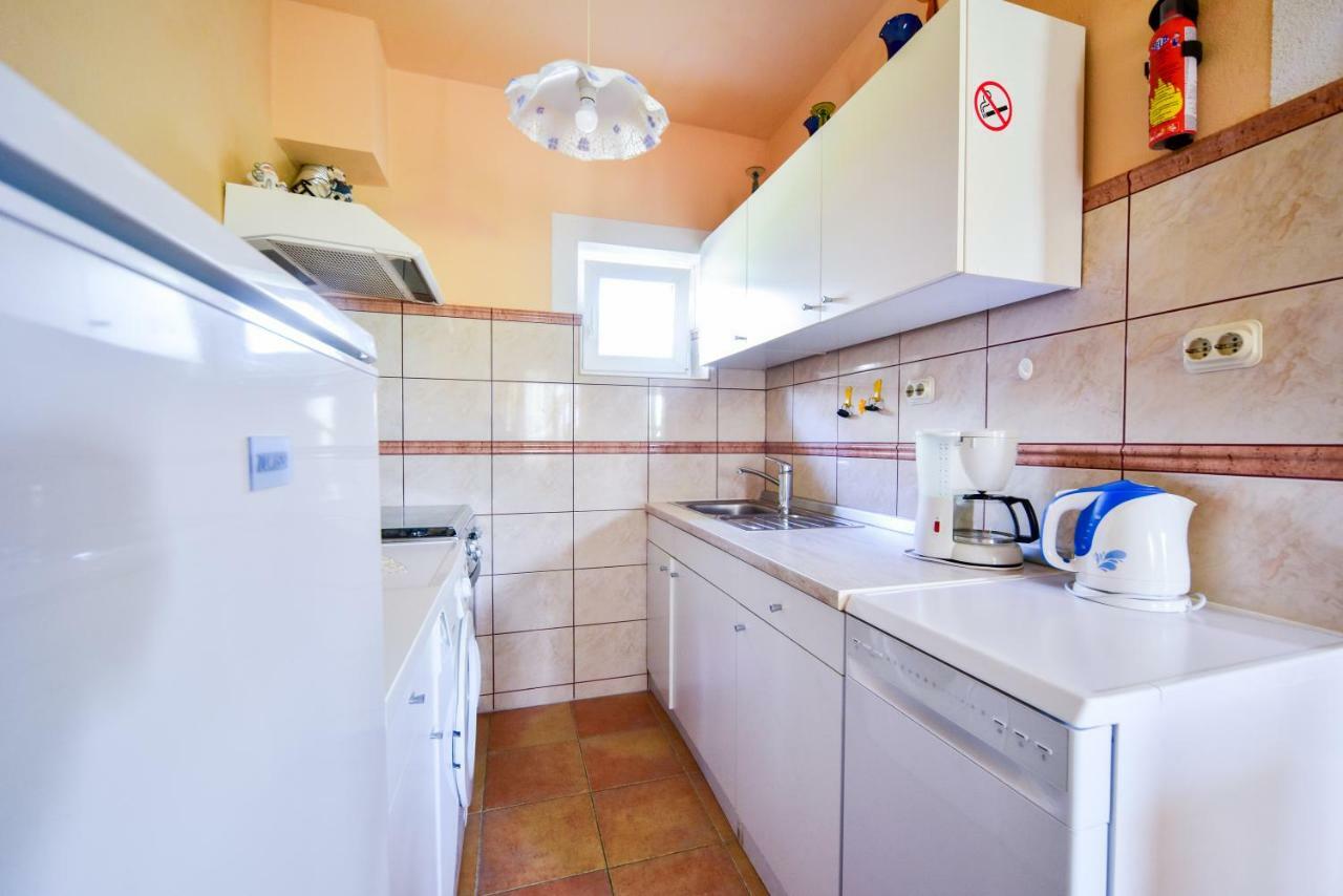Bed and Breakfast Haus Josipa Maslenica Exterior foto