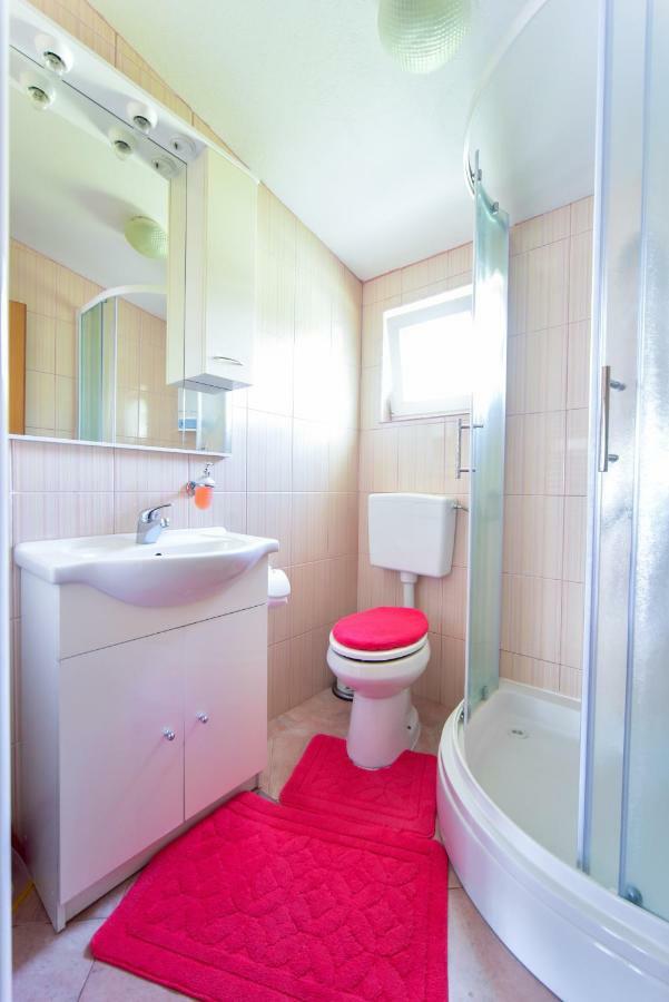 Bed and Breakfast Haus Josipa Maslenica Exterior foto