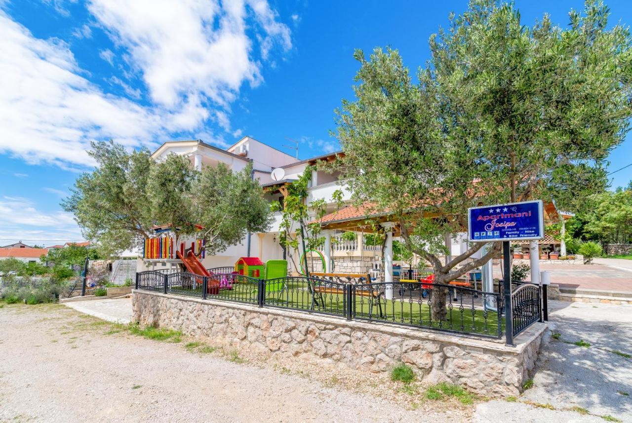 Bed and Breakfast Haus Josipa Maslenica Exterior foto